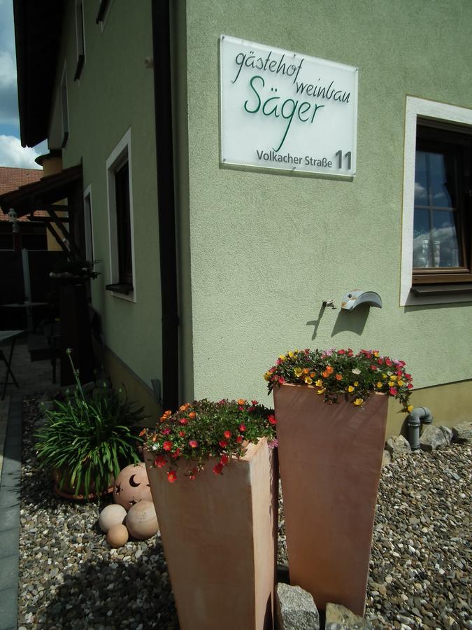 Gaestehof - Weinbau Saeger Nordheim am Main Eksteriør billede